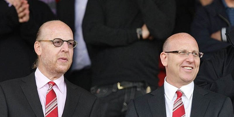 Nhà Glazer từng bị chỉ trích nhiều khi bị cho là nguyên nhân làm MU sa sút